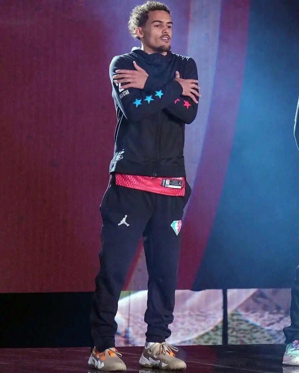 开云体育官网-新生代签名鞋！讨论度极高！已无下文...