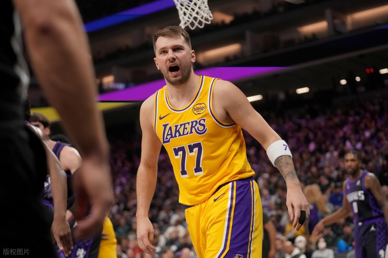 开云体育app-耻辱输球！詹姆斯根本不防守！威少复仇湖人，东契奇空砍42+7+8+4