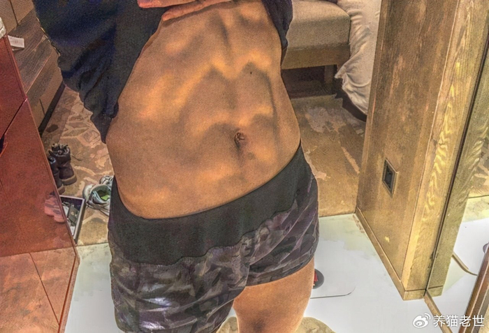 体坛5大“非人类”肌肉：泰森的脖子，奥尼尔的手臂，C罗的大腿|博尔特|张伟丽|克里斯蒂亚诺·罗纳尔多|迈克尔-泰森|沙奎尔-奥尼尔_新浪体育_新浪新闻