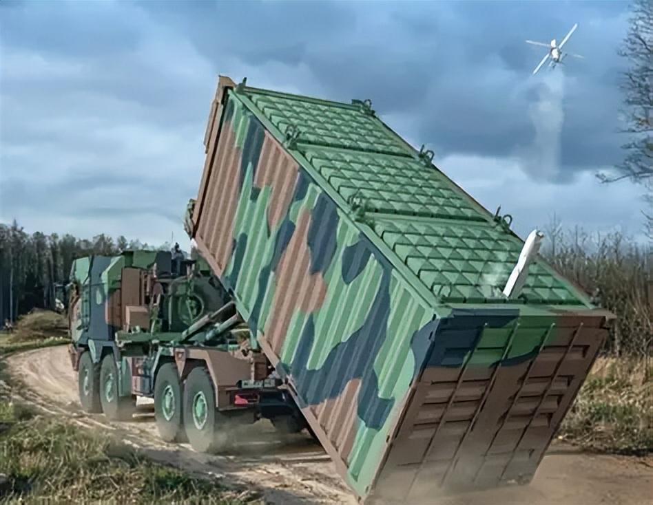 开云体育-集装箱船式辅助巡洋舰开始海试，舰载武装已恢复早期60单元垂发版