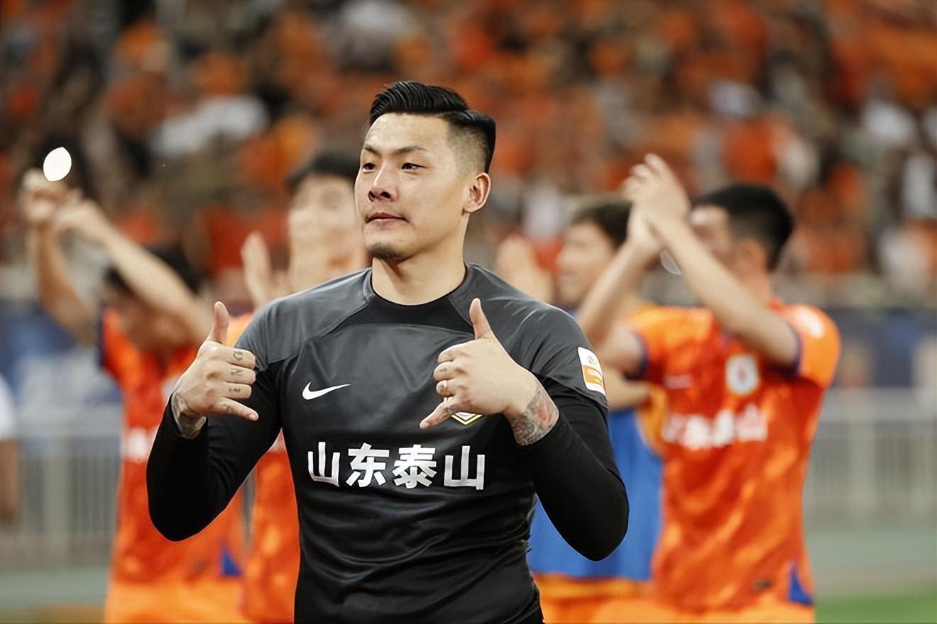 开云体育-大连英博门将位置或迎来新大鱼首秀，踢上港就将亮相，值得期待